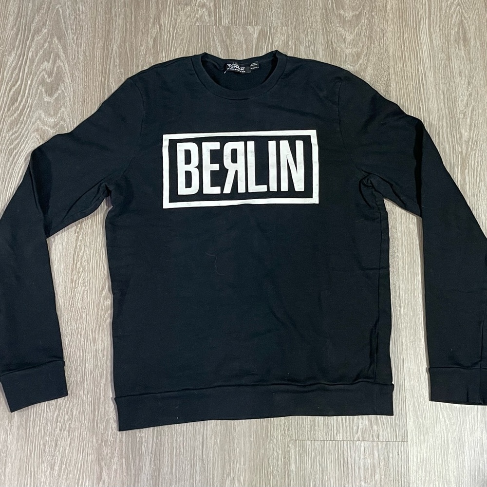 Topman Berlin Long Sleeved T-Shirt Sz. S